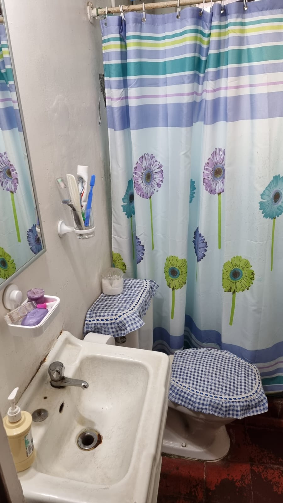 Se vende casa 2 pisos, regularizada en Sector Gran Vía! 🏡✨ Cerca Universidad Católica del Norte. (Copia)