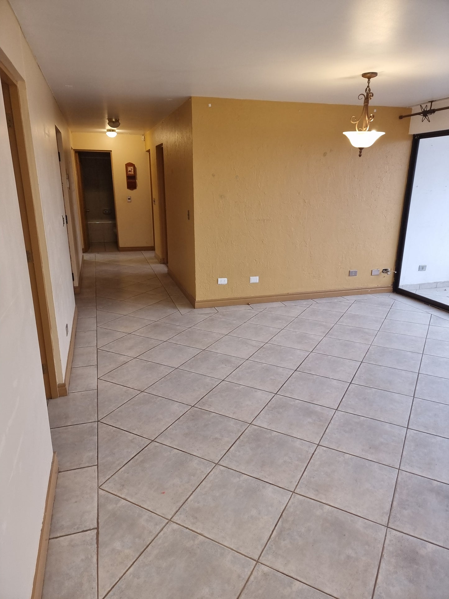 Imperdible departamento 3 Dormitorios en Sector Exclusivo Parque Inglés, Precio Bajo Tasación