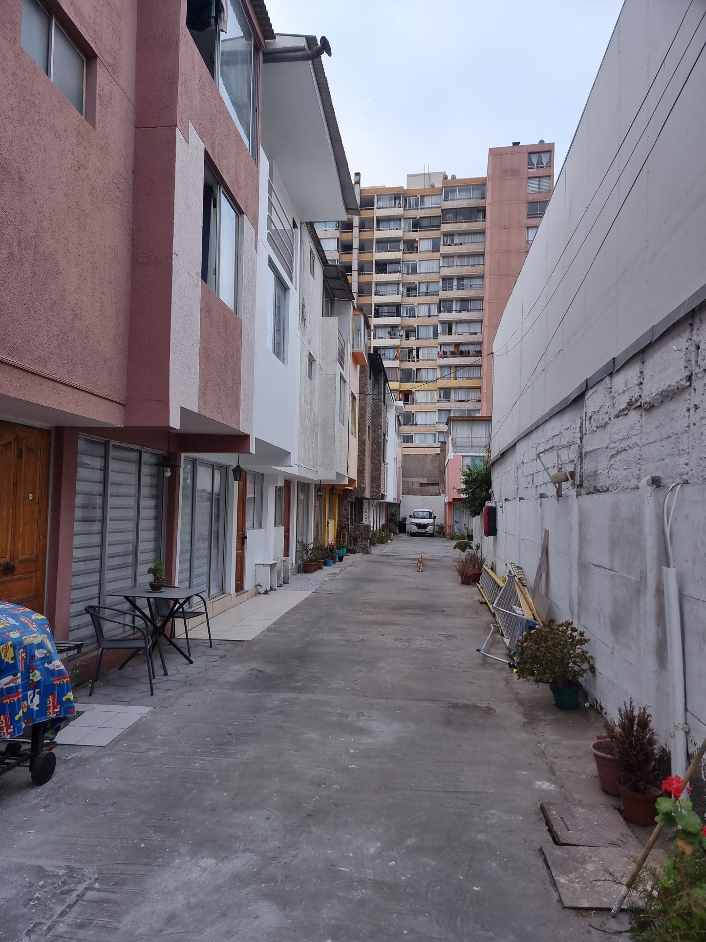 🏘️✨ A pasos del centro 🏘️
Se Vende sin Comisión Casa en Condominio –Ubicación Central! Antofagasta