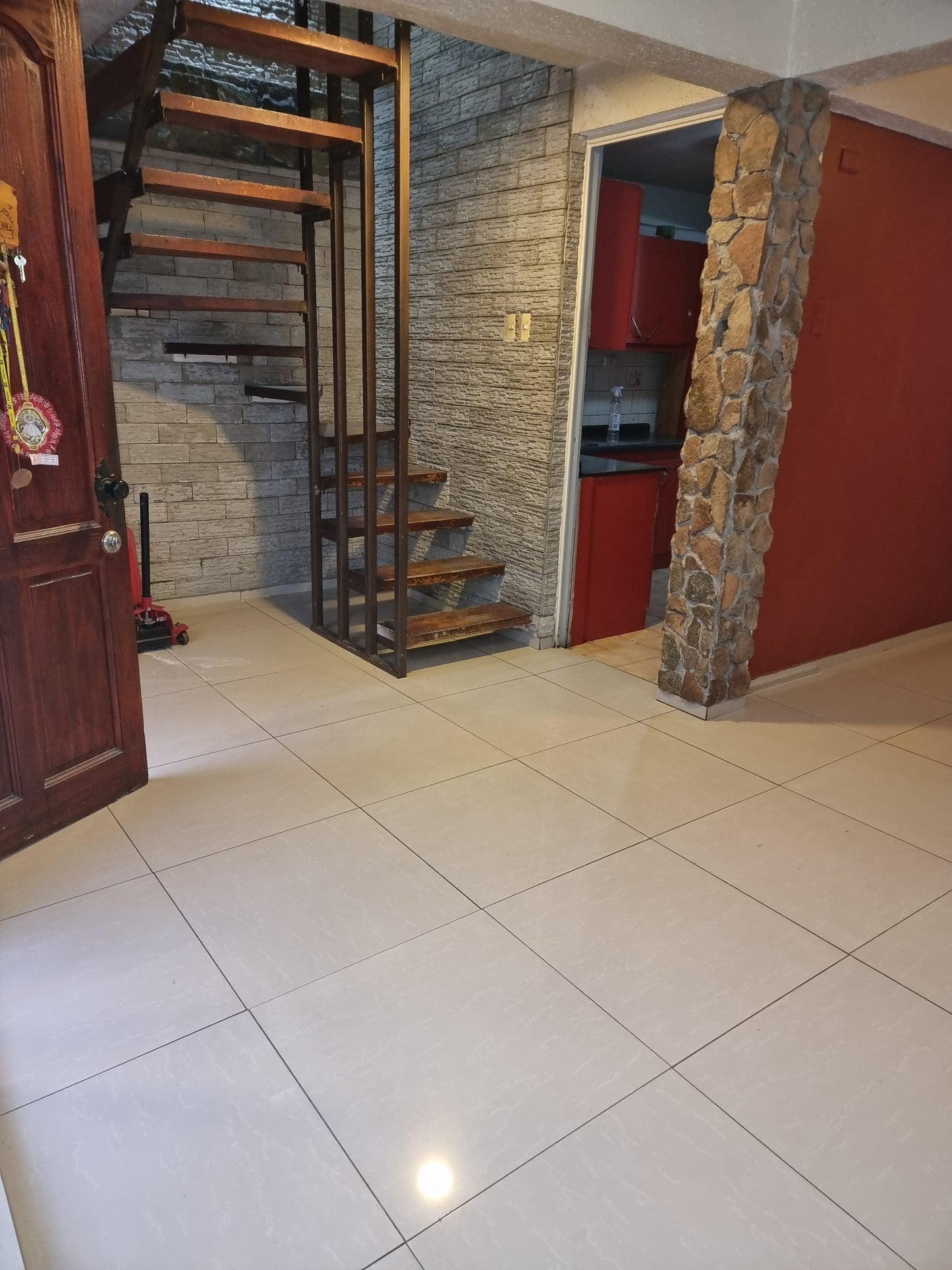 🏘️✨ A pasos del centro 🏘️
Se Vende sin Comisión Casa en Condominio –Ubicación Central! Antofagasta