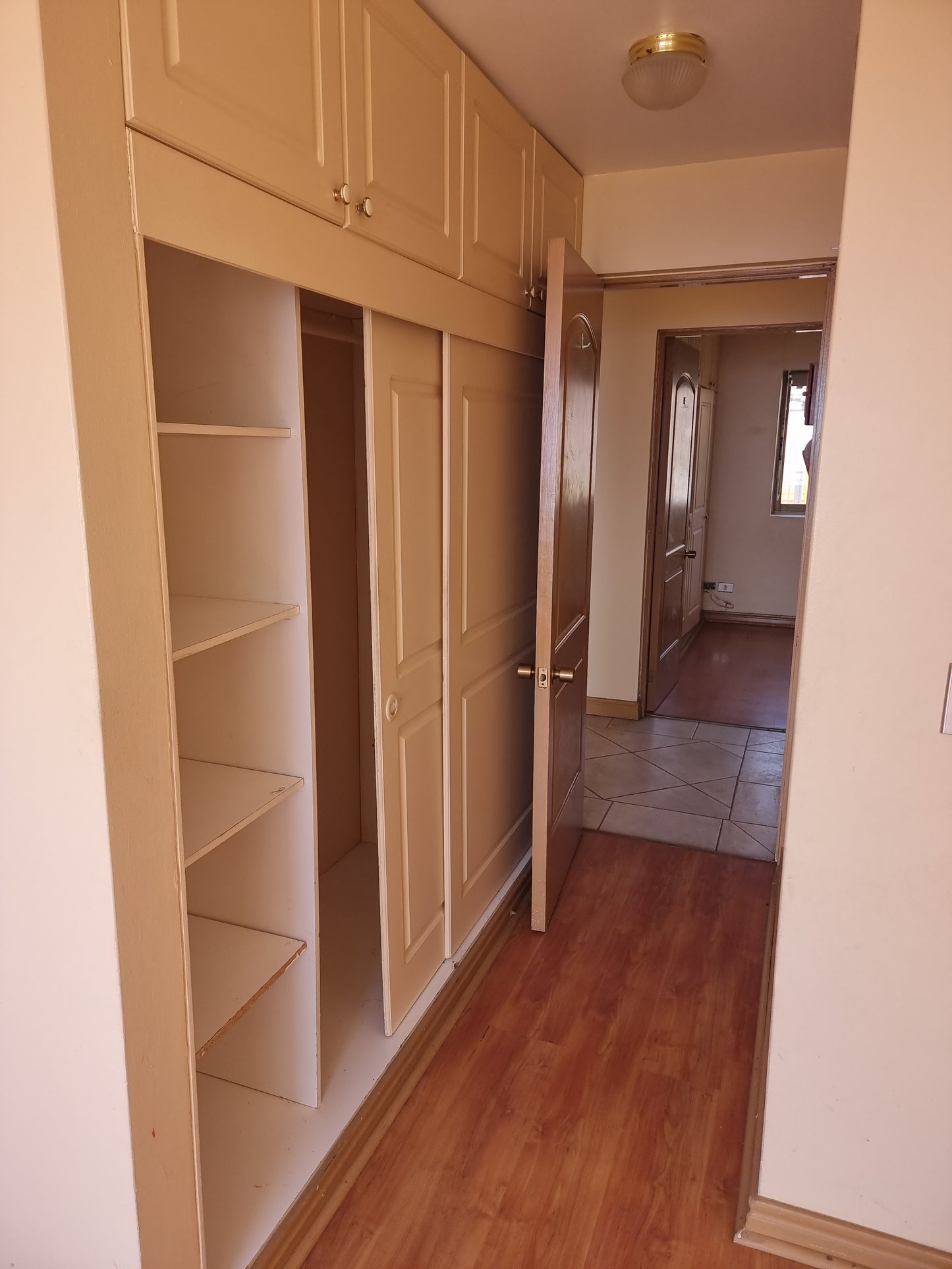 Imperdible departamento 3 Dormitorios en Sector Exclusivo Parque Inglés, Precio Bajo Tasación