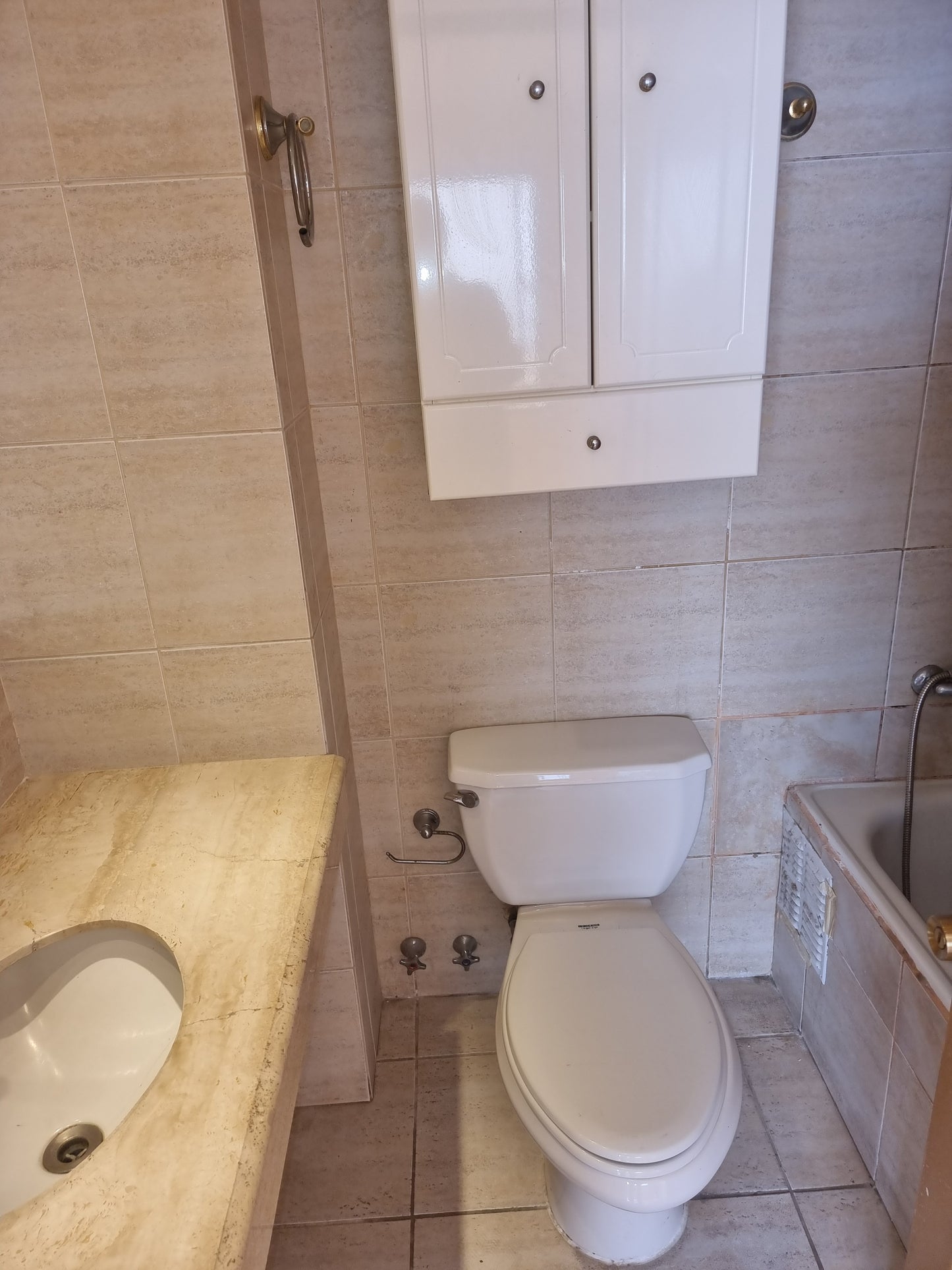 Imperdible departamento 3 Dormitorios en Sector Exclusivo Parque Inglés, Precio Bajo Tasación