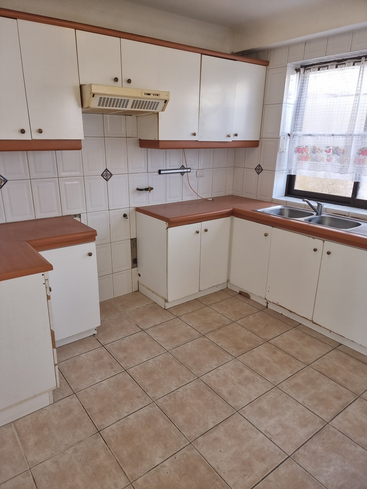 Imperdible departamento 3 Dormitorios en Sector Exclusivo Parque Inglés, Precio Bajo Tasación