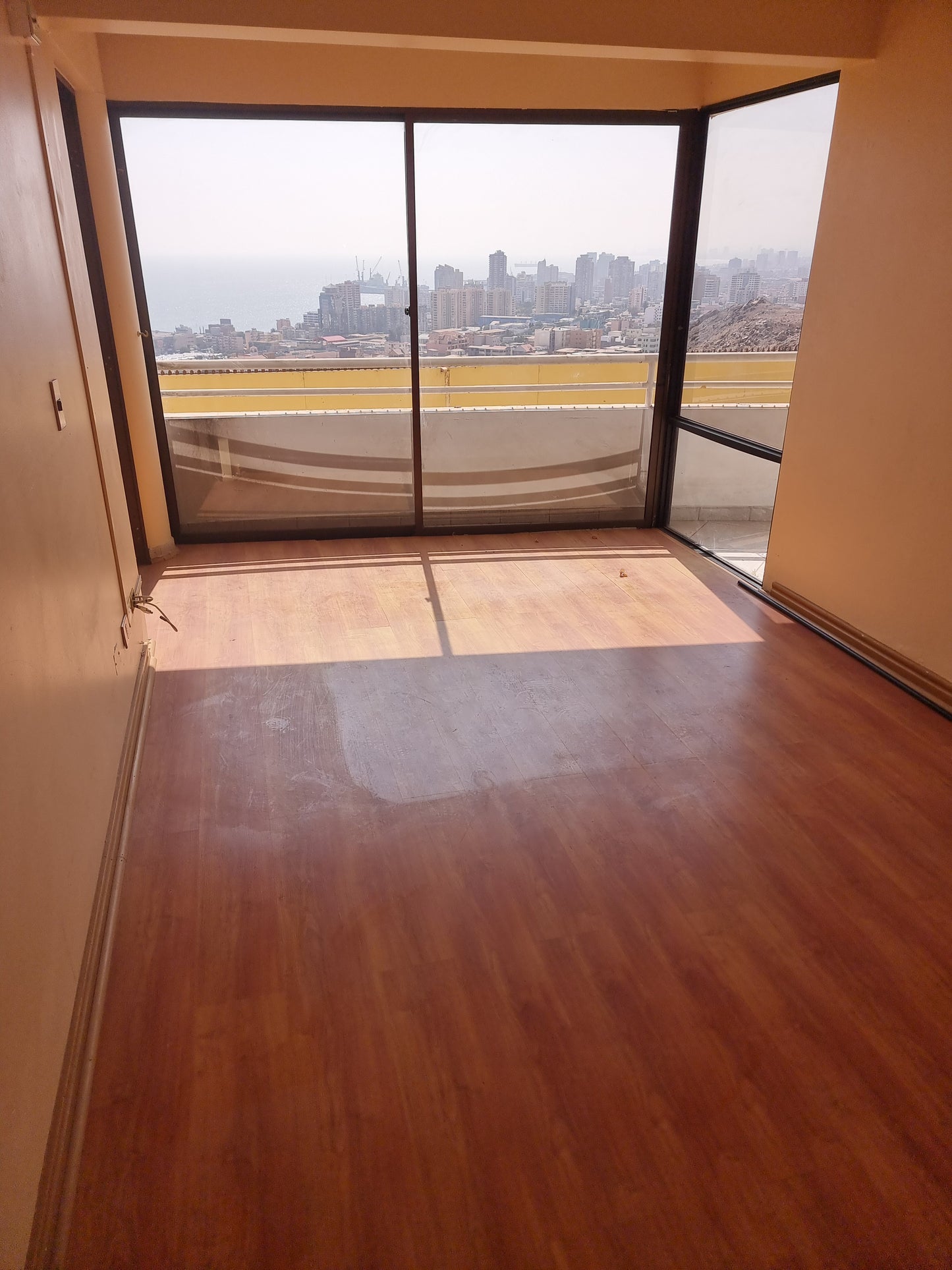 Imperdible departamento 3 Dormitorios en Sector Exclusivo Parque Inglés, Precio Bajo Tasación