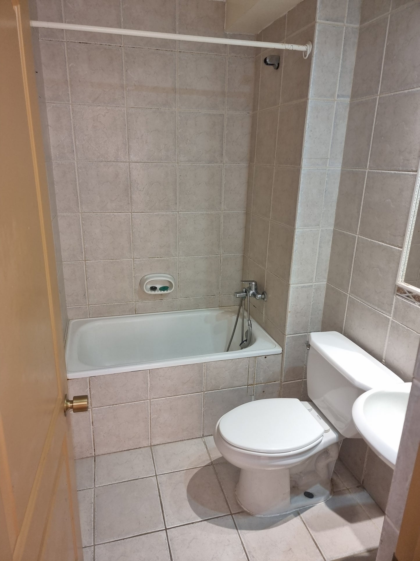 Imperdible departamento 3 Dormitorios en Sector Exclusivo Parque Inglés, Precio Bajo Tasación