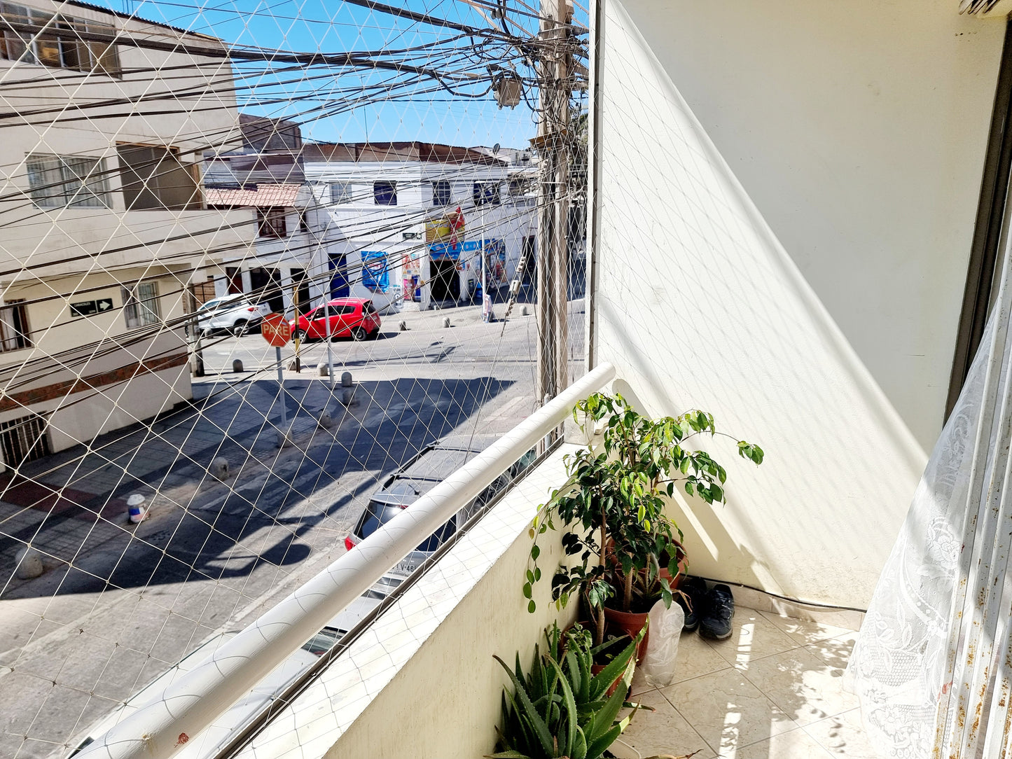 Arriendo Departamento Amplio 82 m² – 2D 2B con Estacionamiento | Sector Central – Calle Caracoles