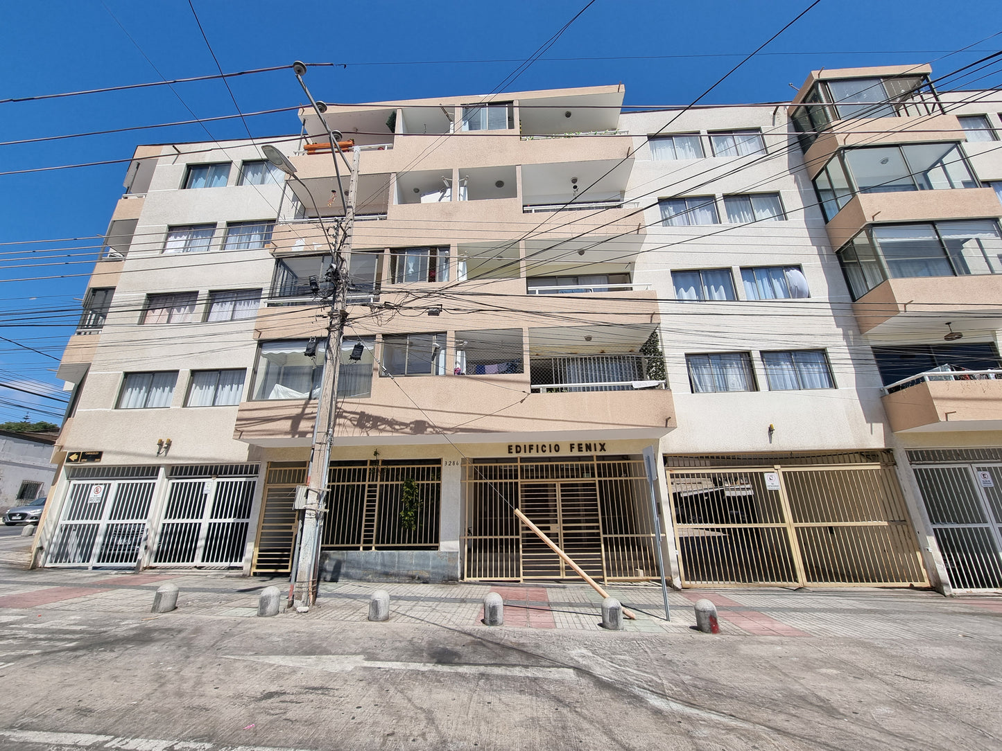 Arriendo Departamento Amplio 82 m² – 2D 2B con Estacionamiento | Sector Central – Calle Caracoles