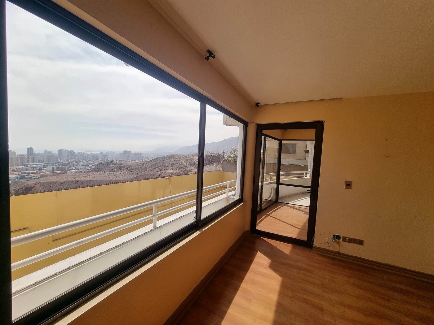 Departamento con Vista al Mar en Parque Inglés | 3D 2B + Estacionamiento y Bodega