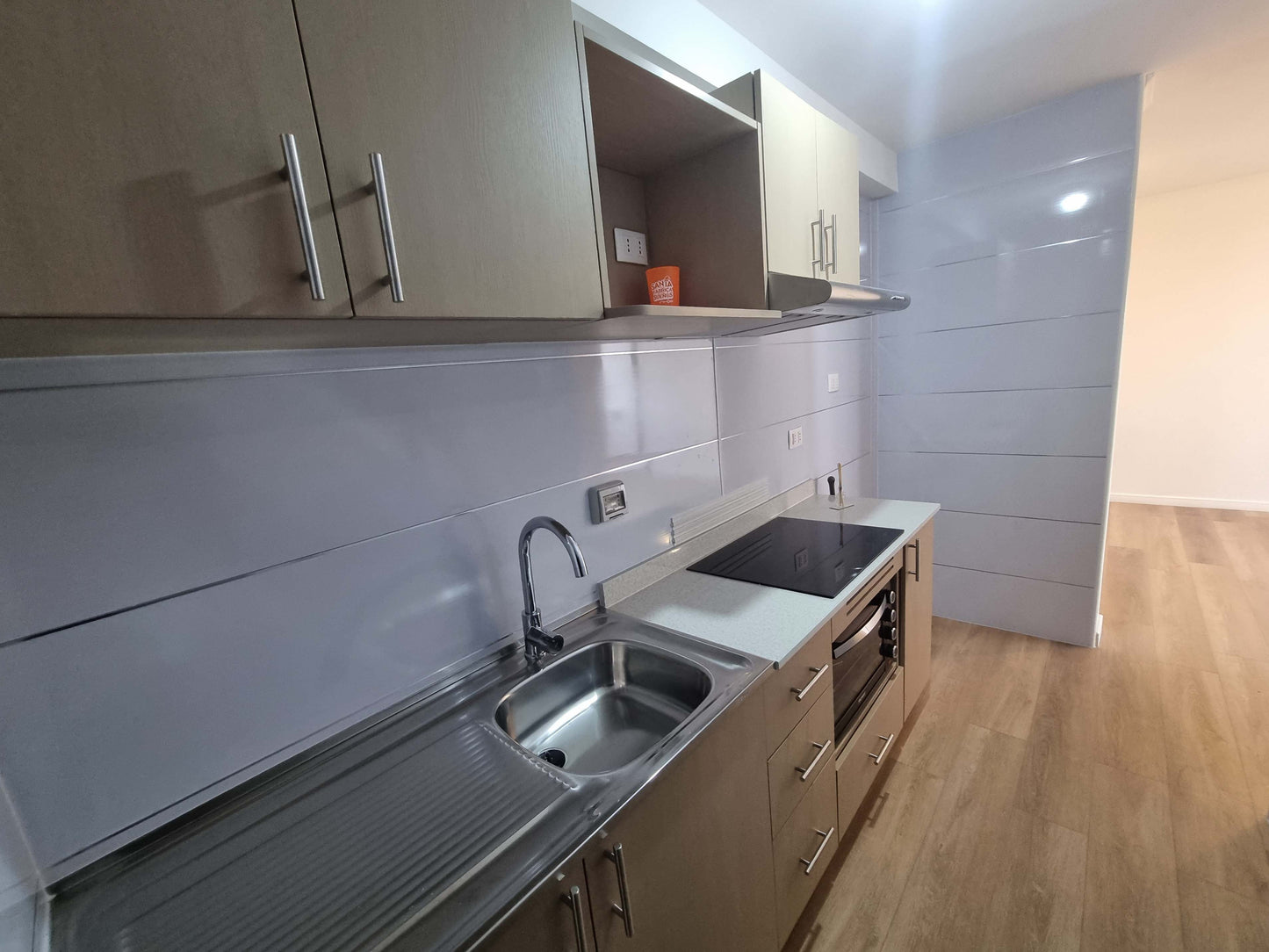 Departamento nuevo de 3 dormitorios + 2 baños, con estacionamiento (Piso 20)