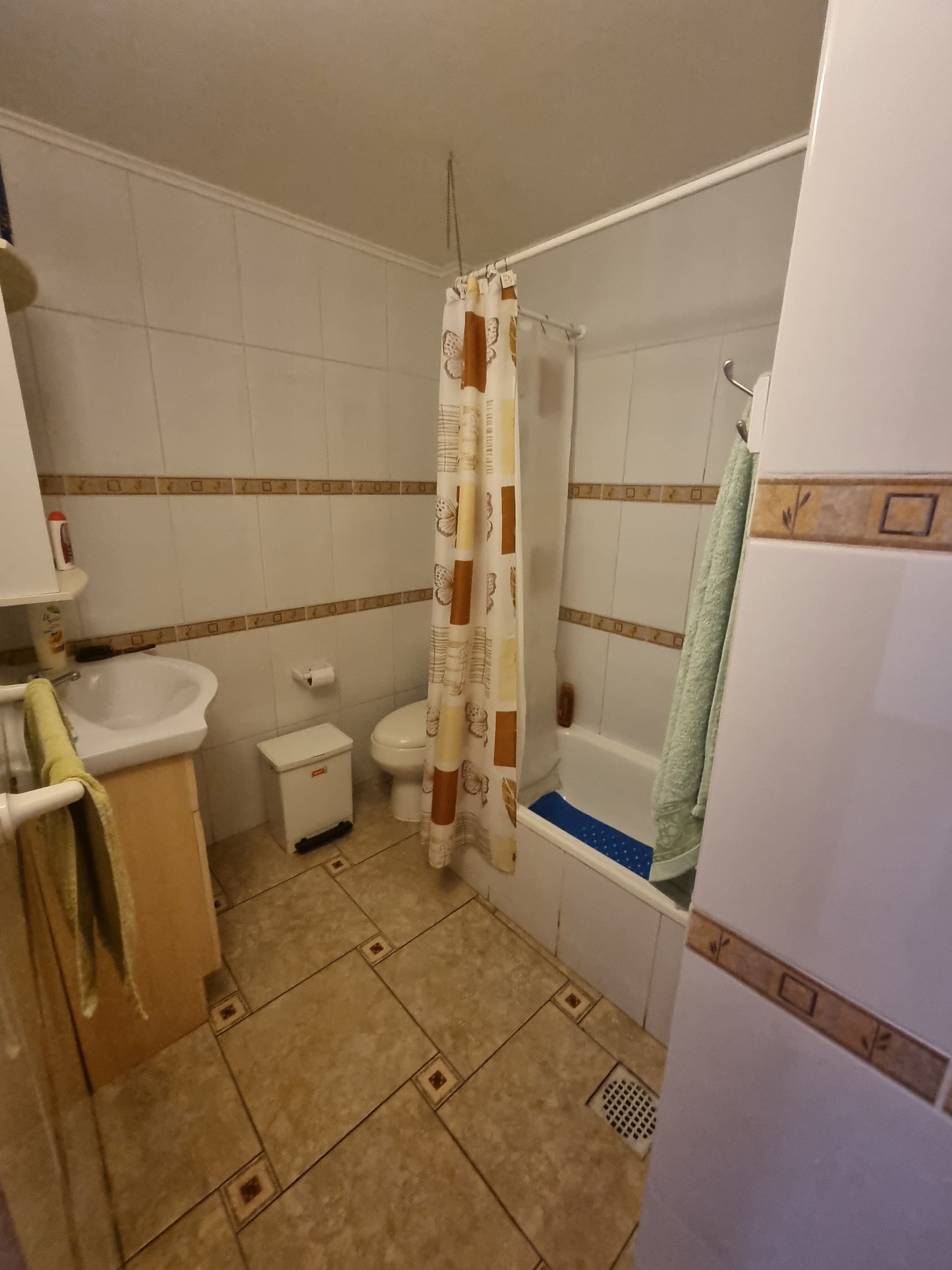 "Hermosa propiedad en sector centro-norte: el hogar ideal para tu familia en un barrio tranquilo 🏡"