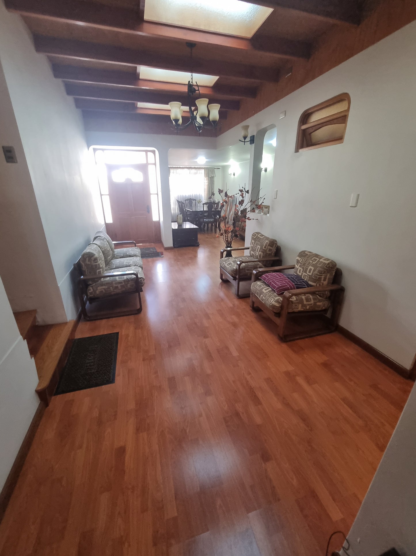 "Hermosa propiedad en sector centro-norte: el hogar ideal para tu familia en un barrio tranquilo 🏡"