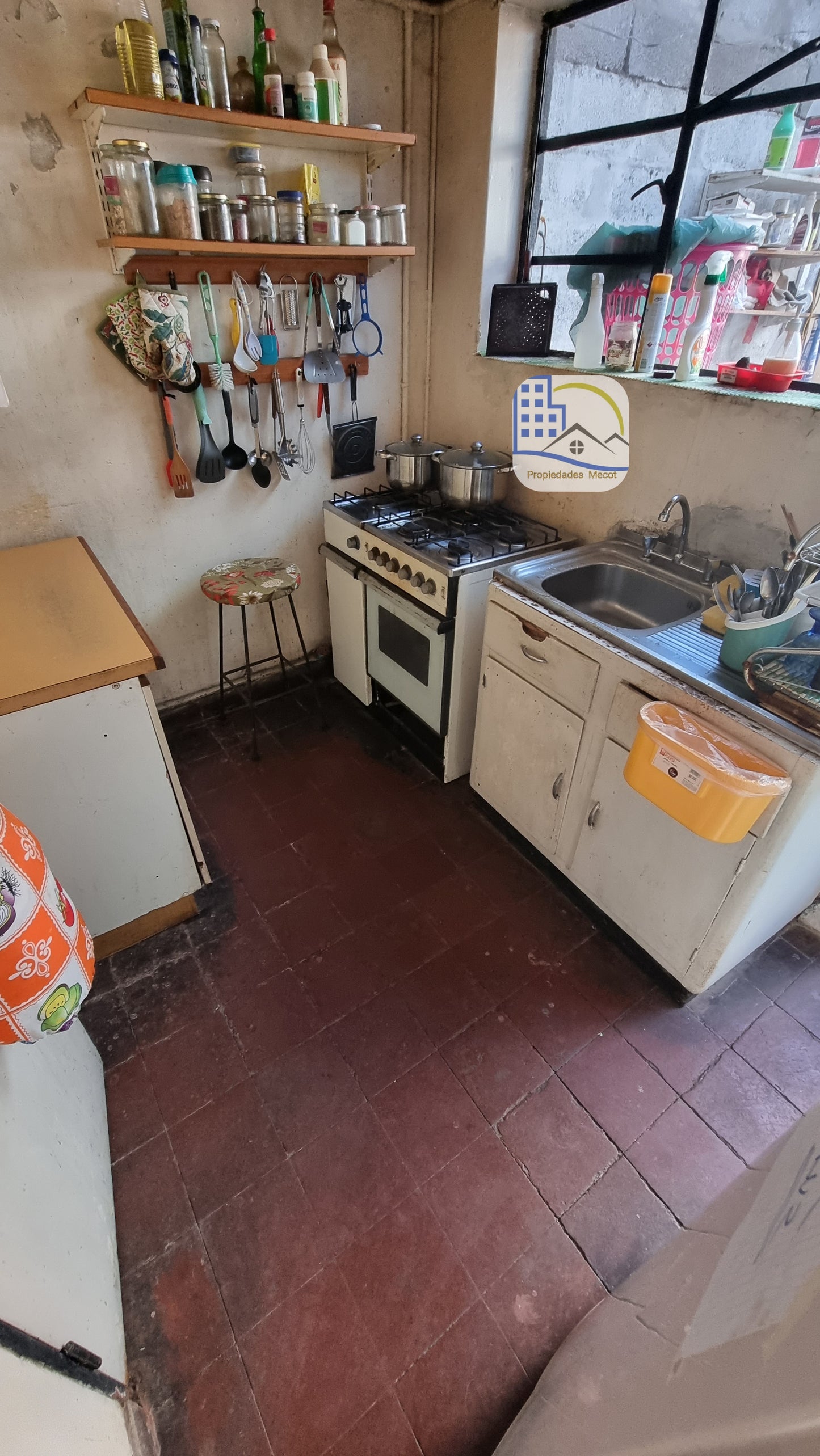 Se vende  casa 2 pisos, regularizada en Sector Gran Vía! 🏡✨ Cerca Universidad Católica del Norte. (Copia)