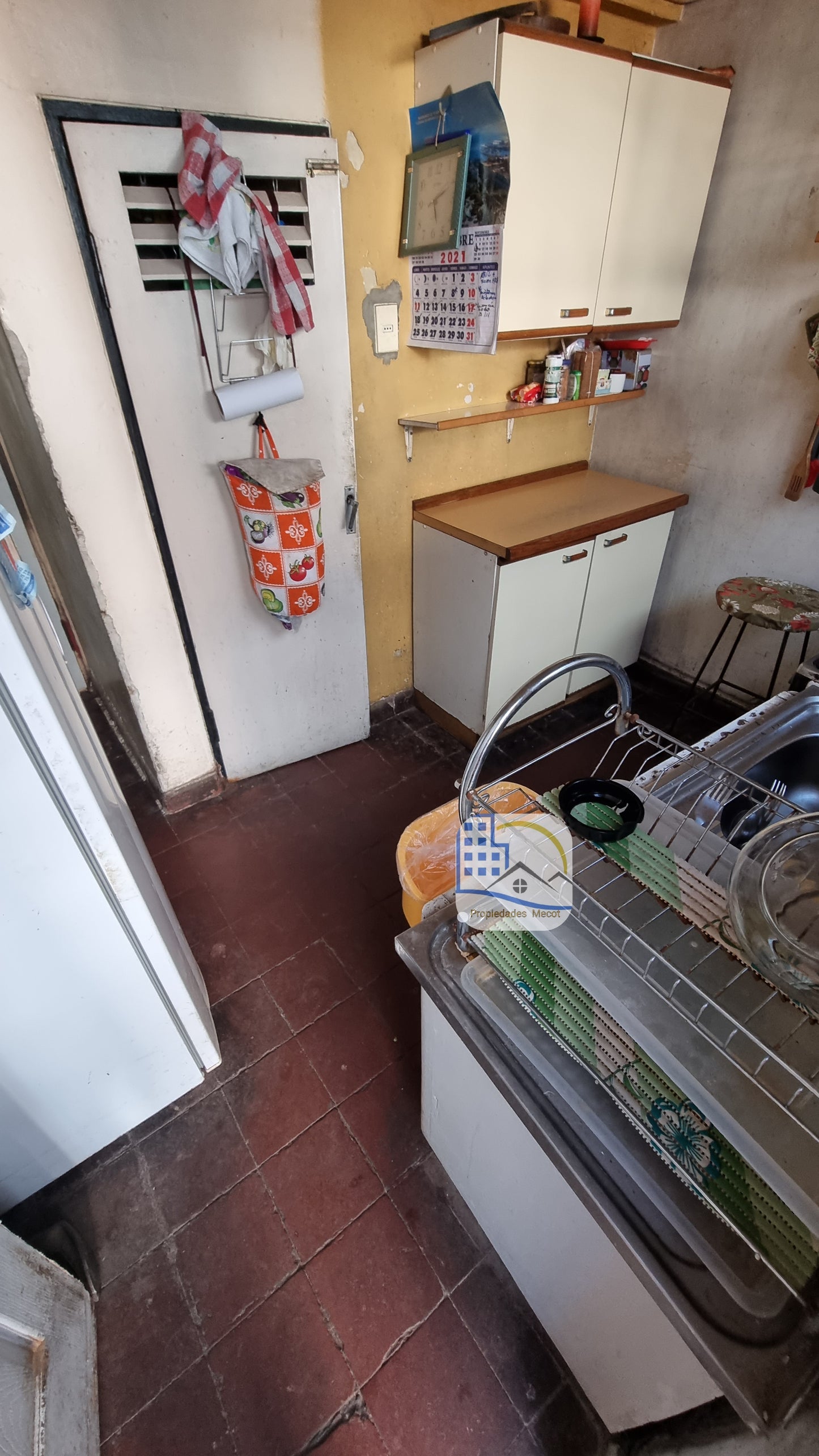 Se vende  casa 2 pisos, regularizada en Sector Gran Vía! 🏡✨ Cerca Universidad Católica del Norte. (Copia)