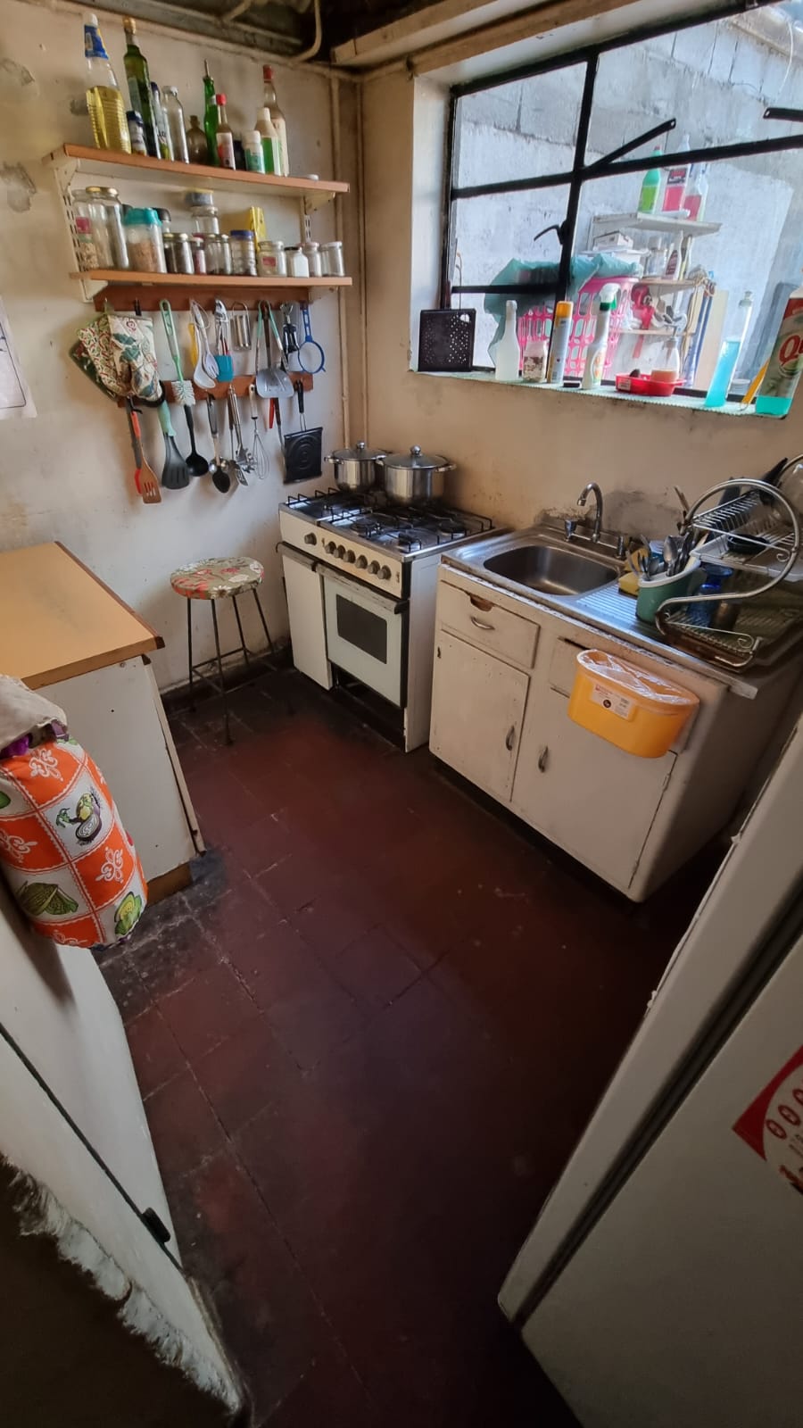 Se vende  casa 2 pisos, regularizada en Sector Gran Vía! 🏡✨ Cerca Universidad Católica del Norte. (Copia)