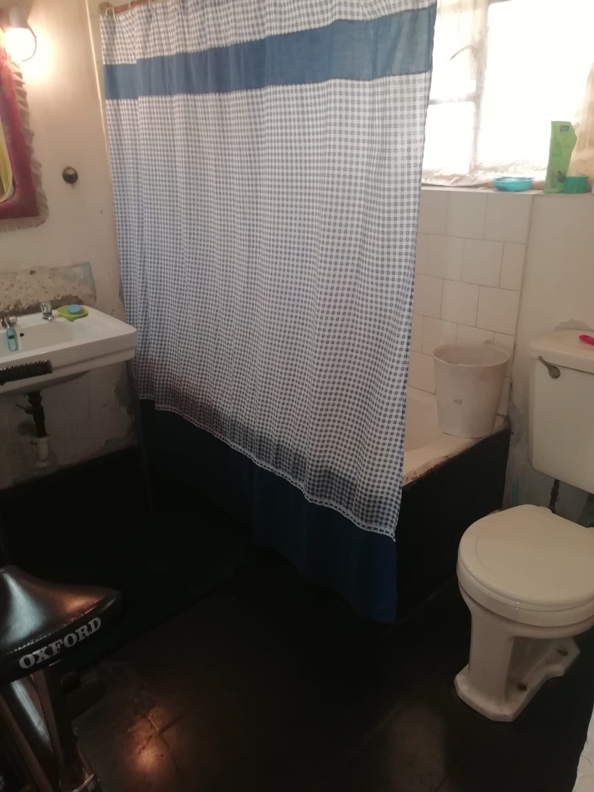 Se vende  casa 2 pisos, regularizada en Sector Gran Vía! 🏡✨ Cerca Universidad Católica del Norte. (Copia)