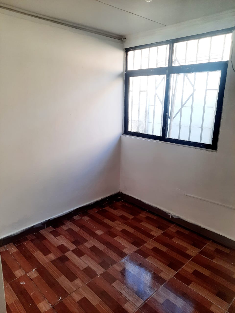 Se Vende Casa Aislada Condominio con Estacionamiento y Patio – Central  Eleuterio Ramírez 🚗🌿