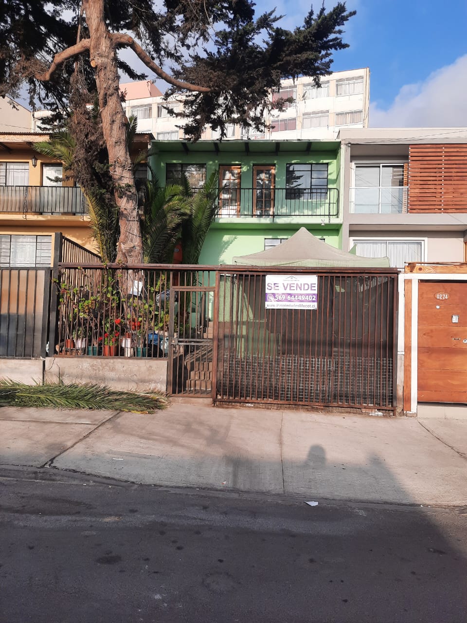 Se vende  casa 2 pisos, regularizada en Sector Gran Vía! 🏡✨ Cerca Universidad Católica del Norte. (Copia)
