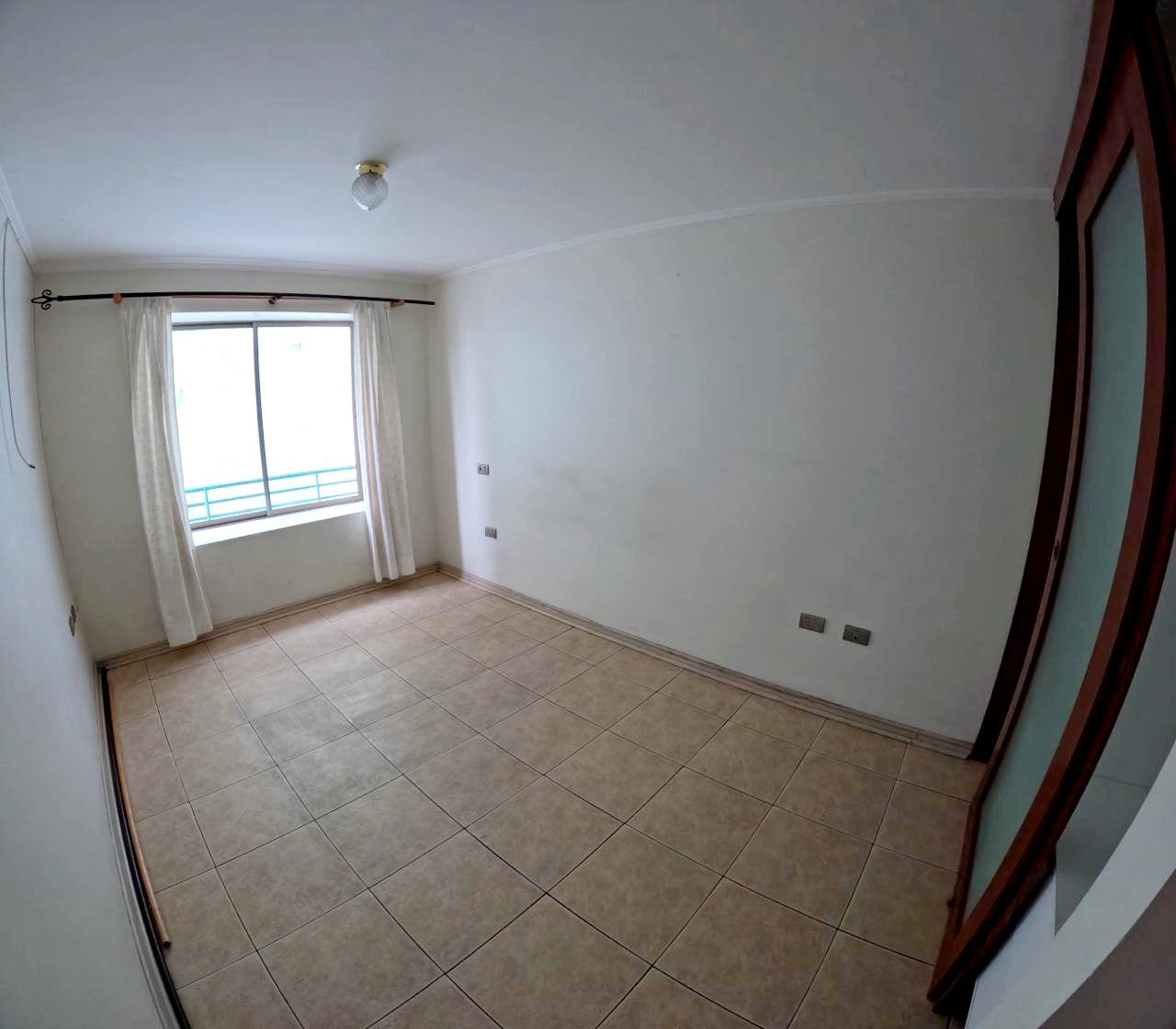 Departamento 2 Dormitorios con Estacionamiento en Sector Central – UF 3.000