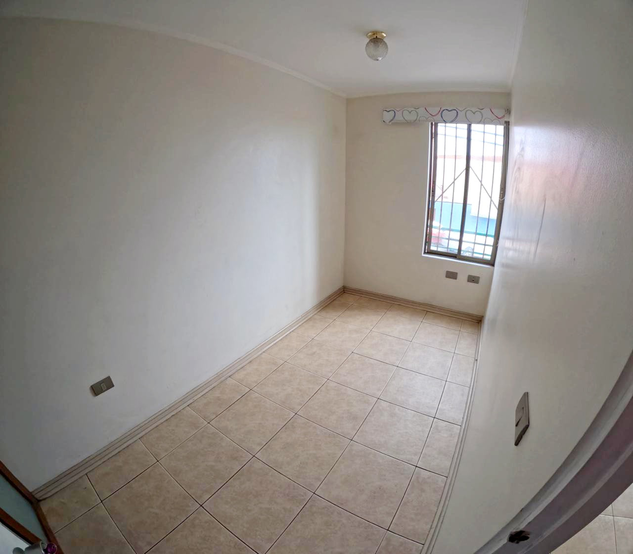 Departamento 2 Dormitorios con Estacionamiento en Sector Central – UF 3.000