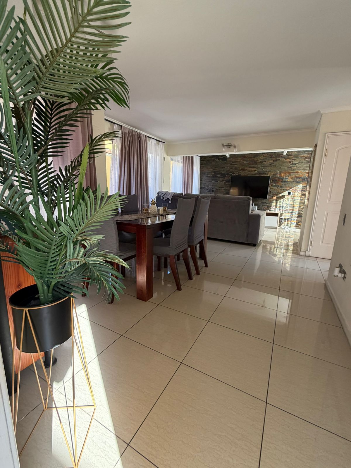 🏠 Arriendo temporal de casa ejecutiva amoblada para Exponor 2026.