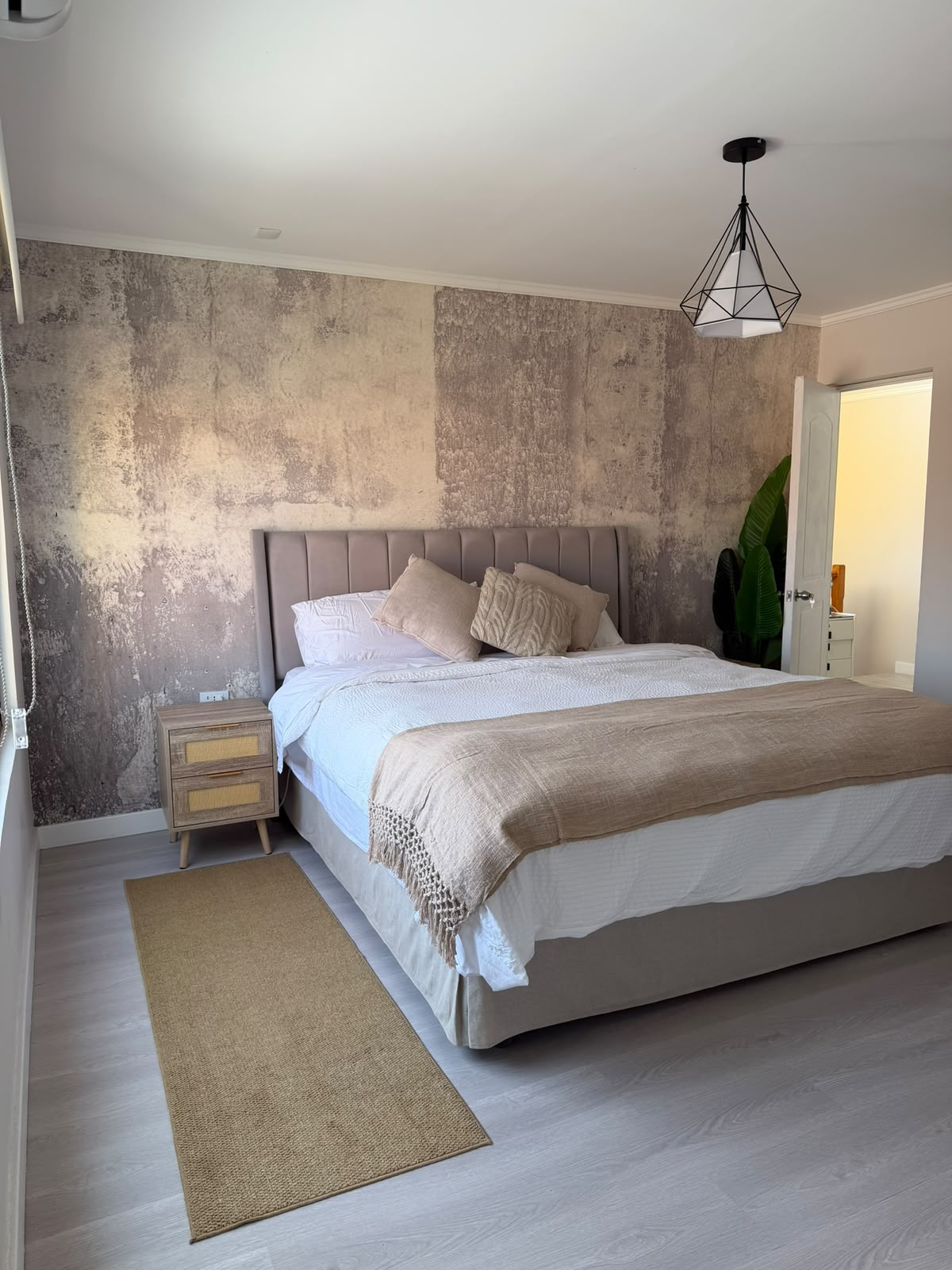 🏡SE VENDE CASA REMODELADA, AMOBLADA Y LISTA PARA HABITAR – CONDOMINIO MEGARA, SECTOR NORTE