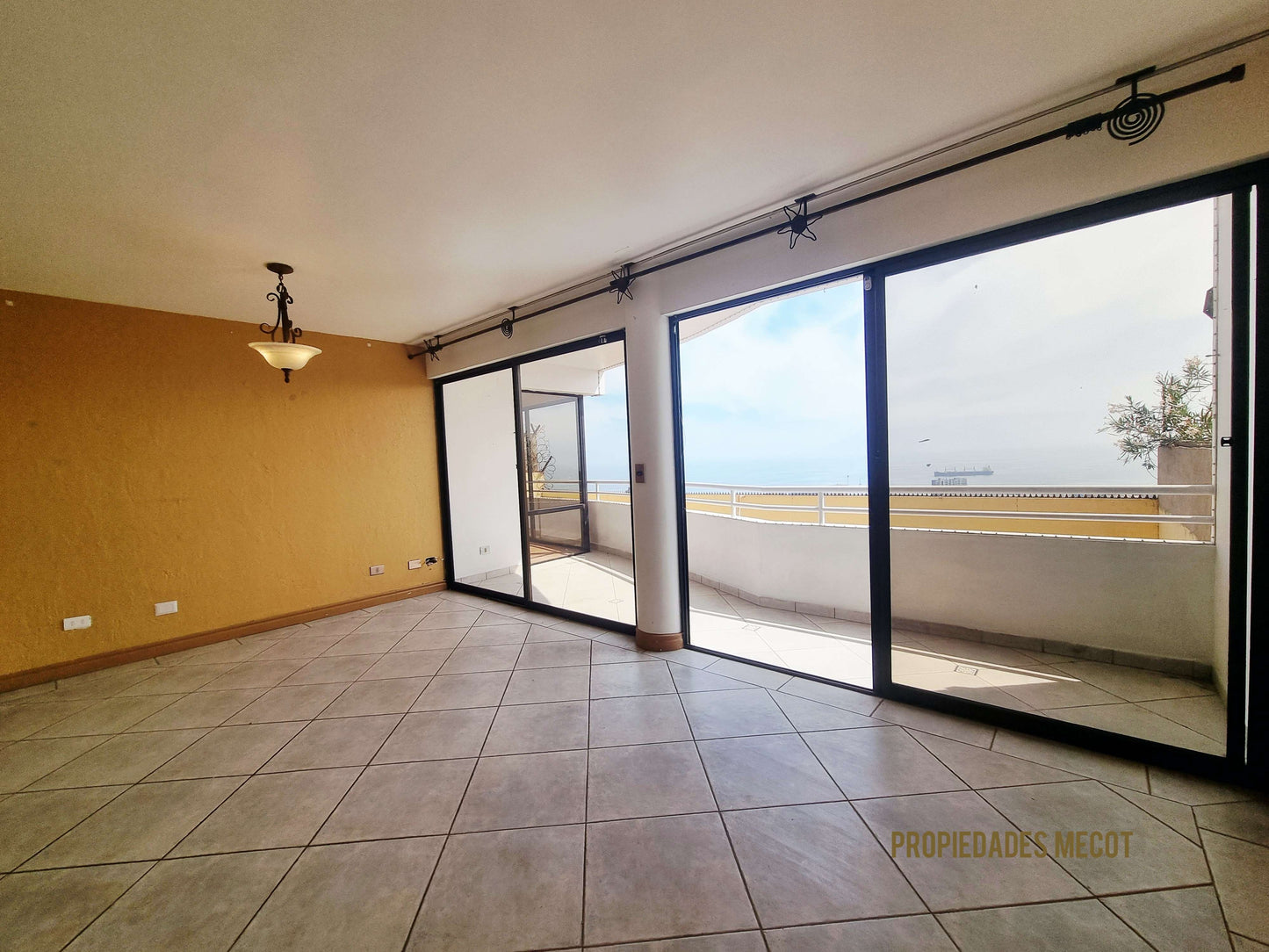 Departamento con Vista al Mar en Parque Inglés | 3D 2B + Estacionamiento y Bodega