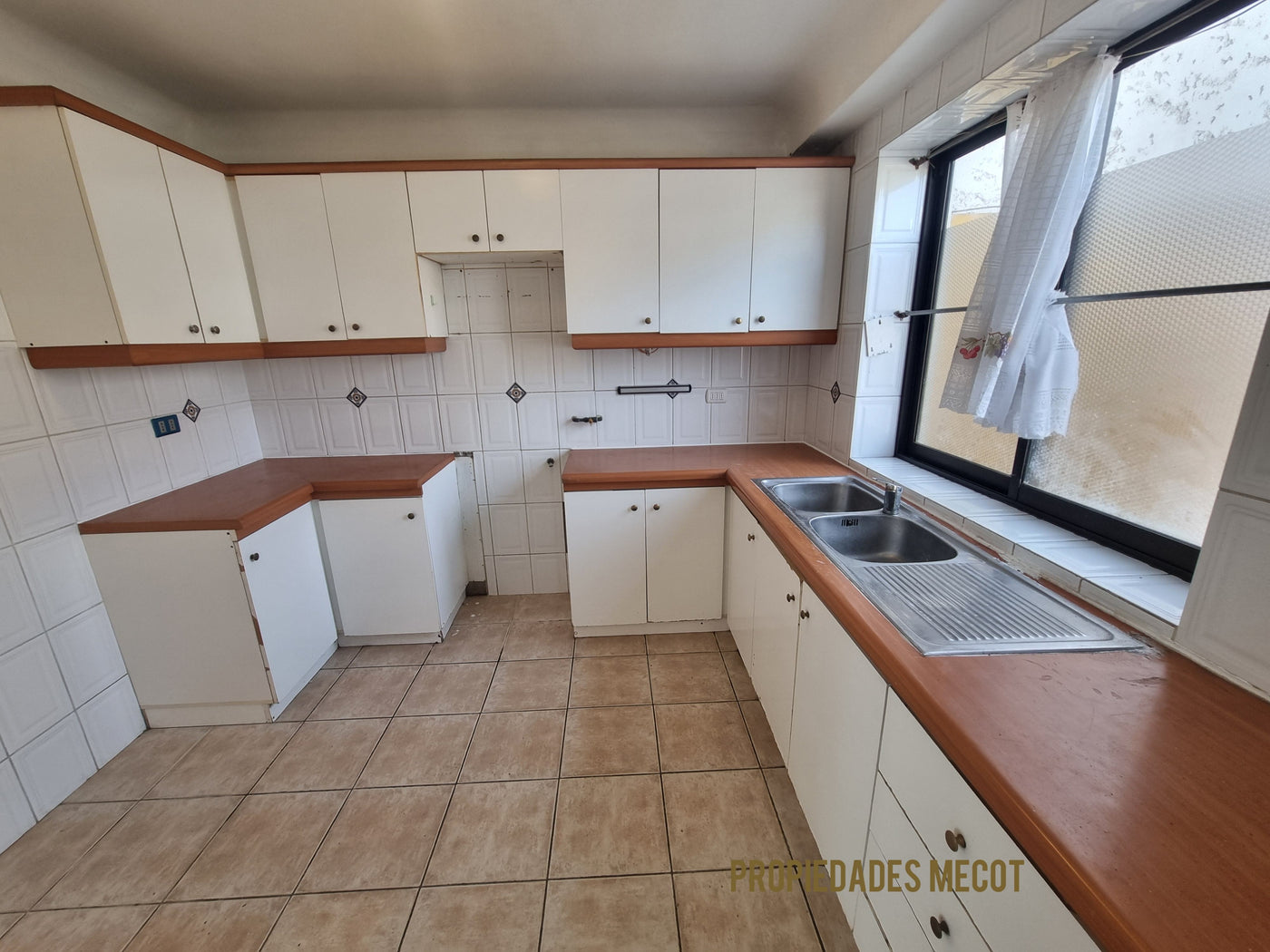 Departamento con Vista al Mar en Parque Inglés | 3D 2B + Estacionamiento y Bodega