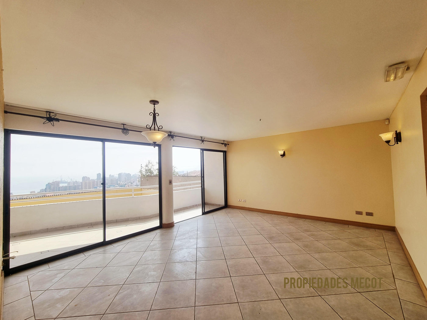 Departamento con Vista al Mar en Parque Inglés | 3D 2B + Estacionamiento y Bodega