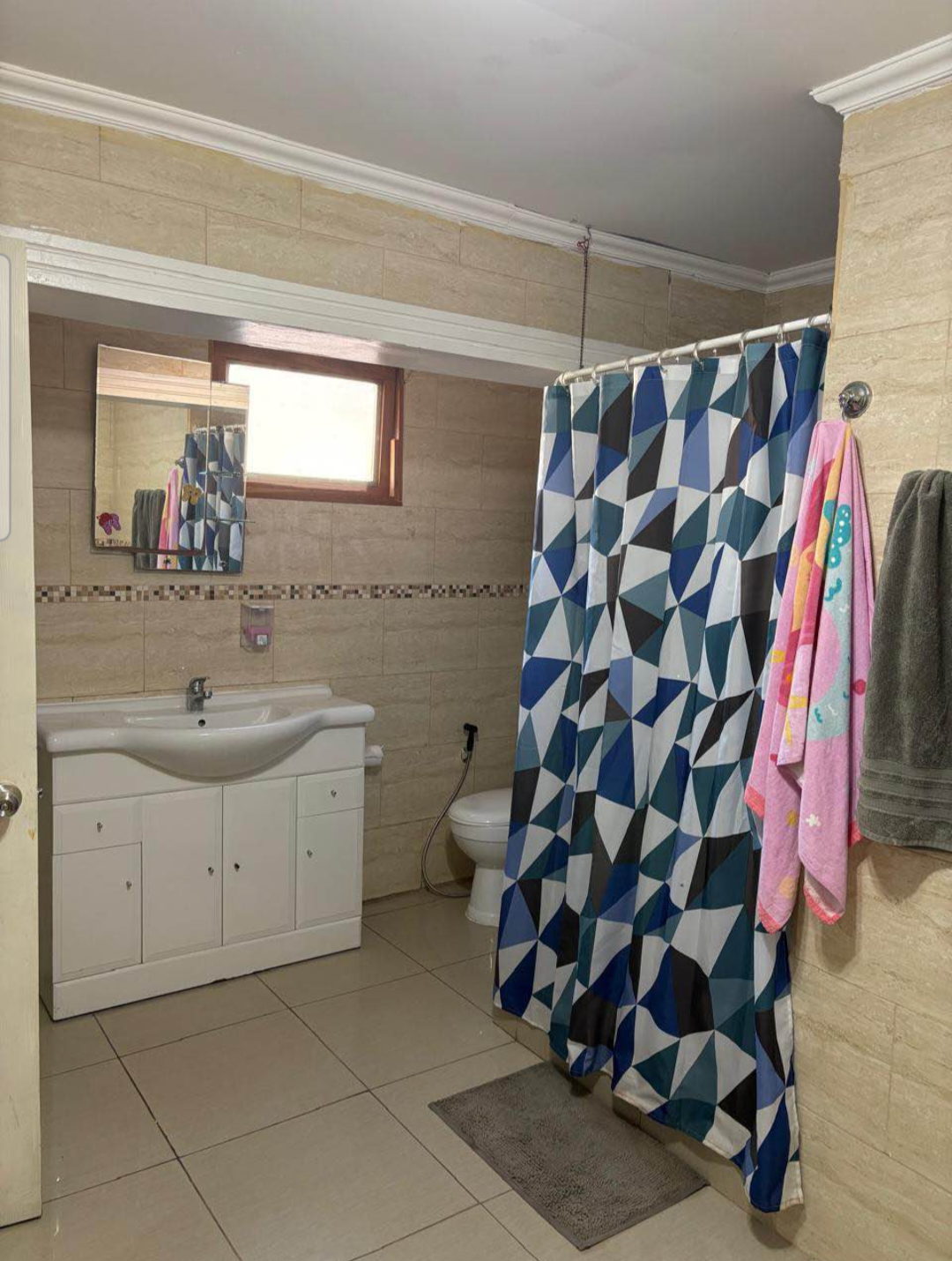 Casa de 3 pisos en venta
