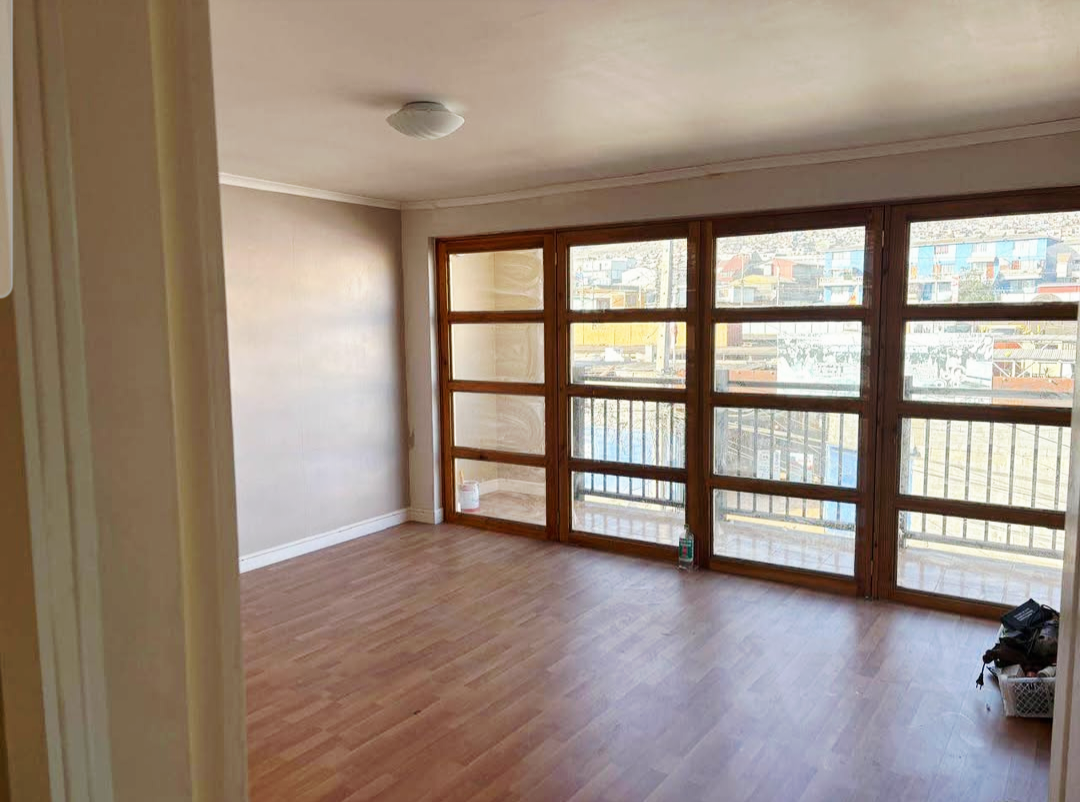 Casa de 3 pisos en venta