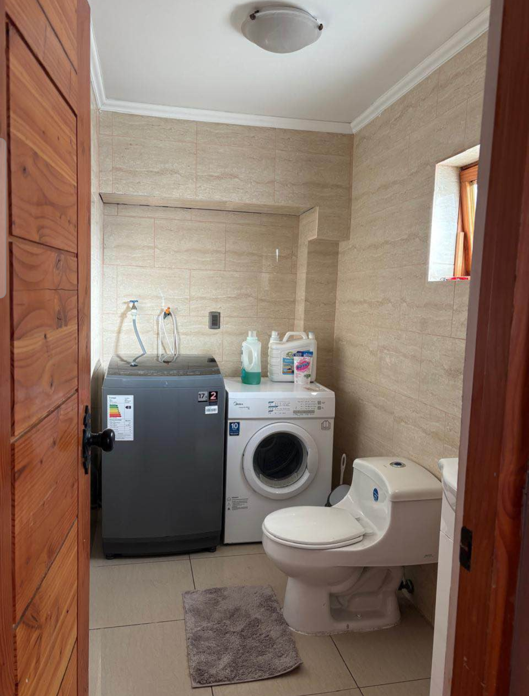 Casa de 3 pisos en venta