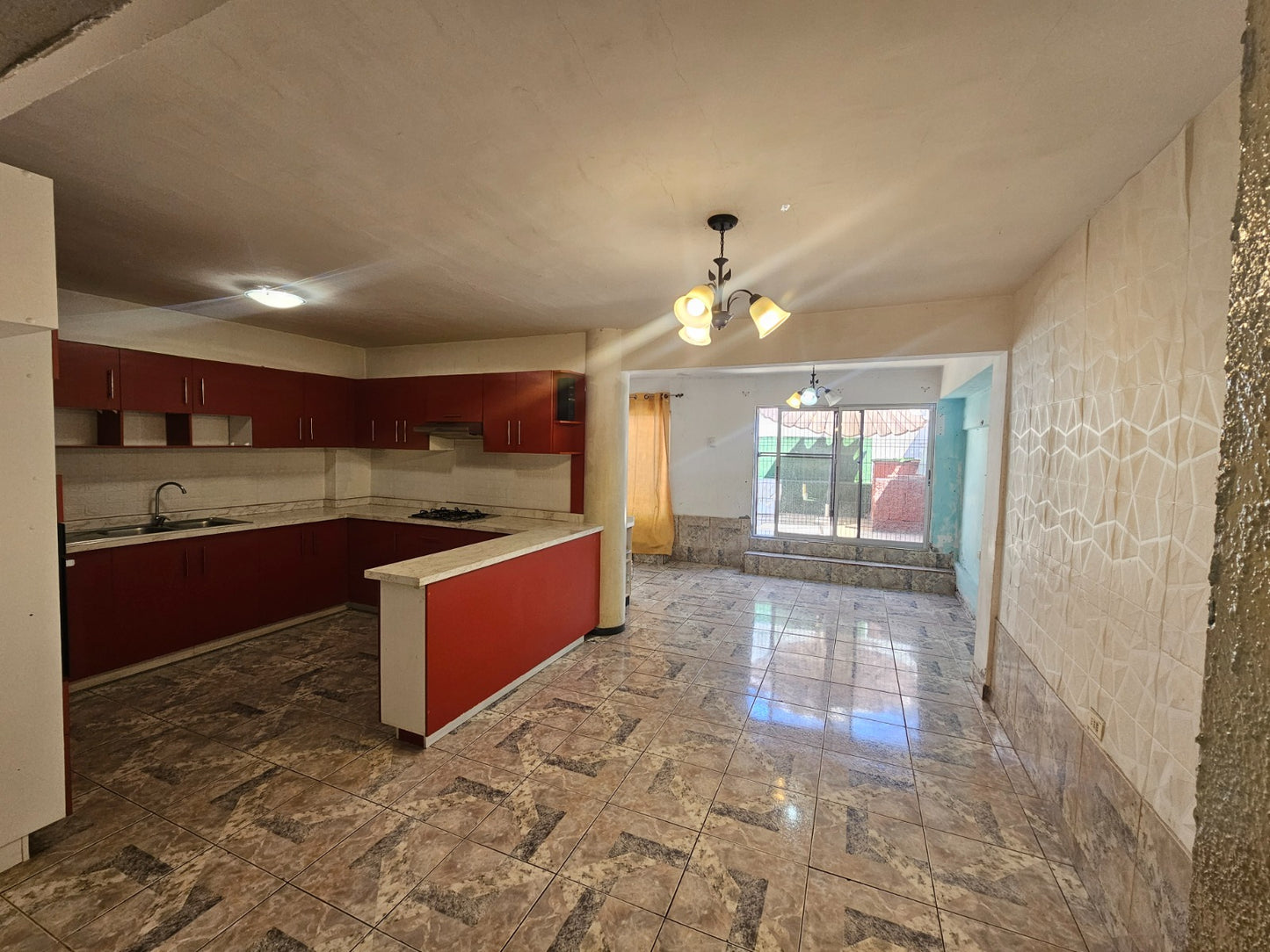 🏠 Propiedad amplia con alto potencial en Antofagasta, Centro Norte: Ideal para negocio, arriendo o proyecto familiar en calle con alta circulación y locomoción colectiva